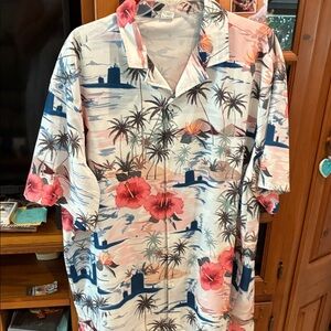 Short sleeve submarine shirt. Colors get a lot of compliments